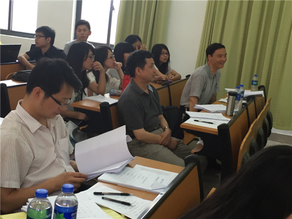 旁听的同学认真学习积累经验.JPG