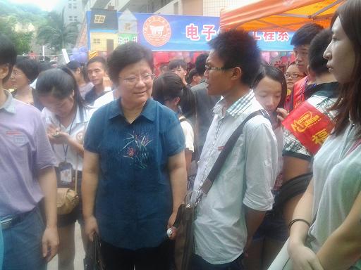 张烨院长亲临大本营.jpg