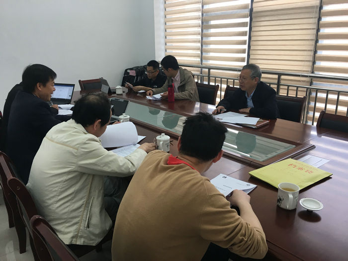 校企双方深入商讨合作事宜.jpg