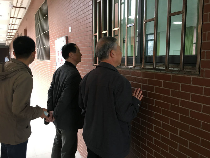 高院长考察实验室授课情况 - 副本.jpg