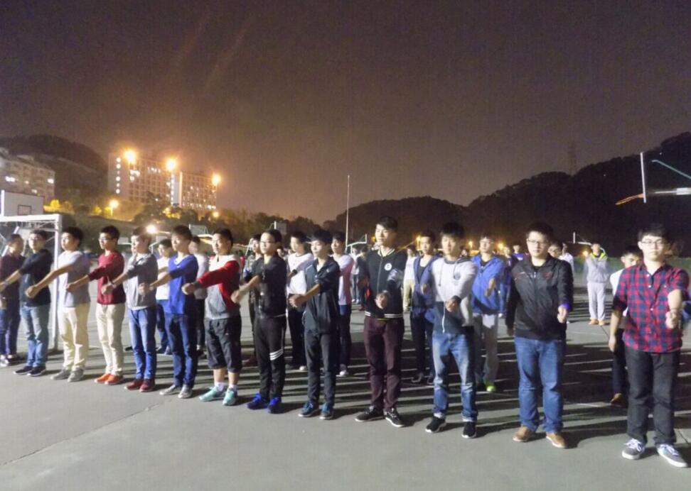 电子信息工程系组织院运会方阵训练.jpg