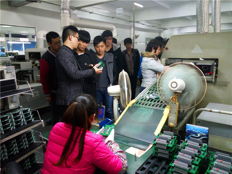 2.林经理介绍波焊技术 .jpg