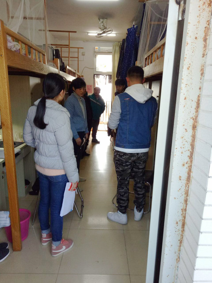 计算机工程系开展宿舍卫生大检查活动.jpg