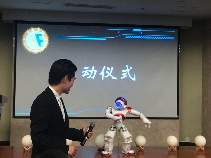 0409 投稿照片-信息工程学院-筑梦青春,众创未来 ---信息工程学院第一届大学生科技节开幕6_副本.jpg