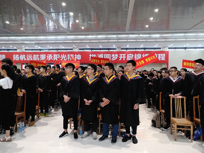 毕业典礼现场.jpg