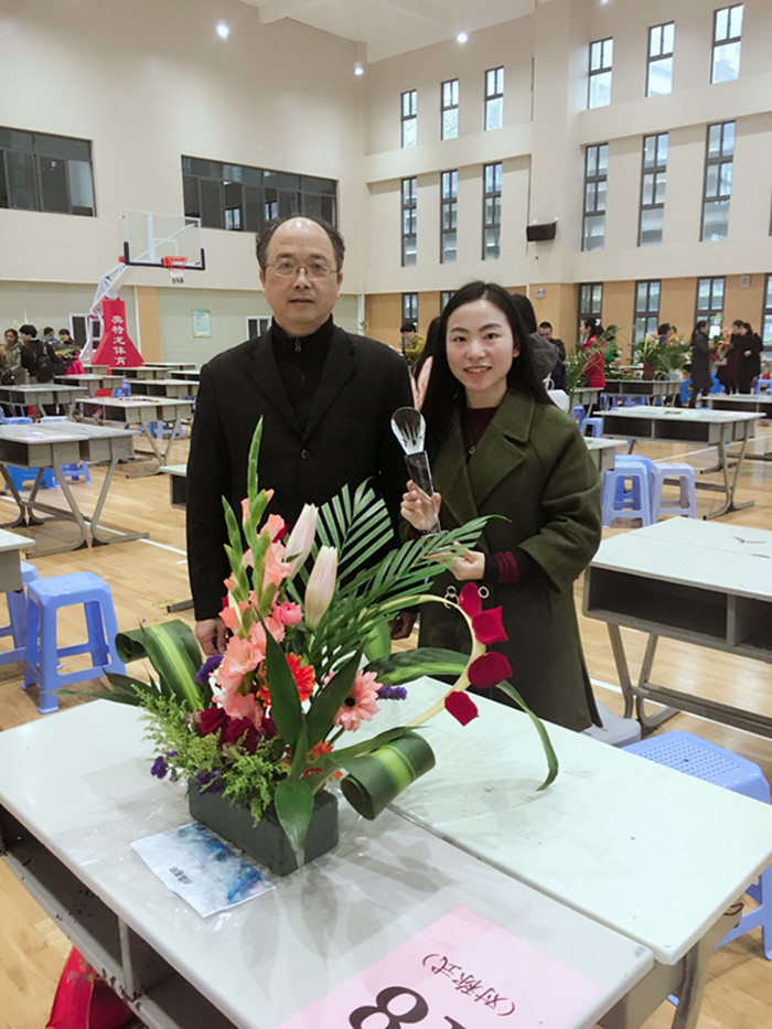 福州第十八中林强校长与陈银屏老师合影留念.jpg