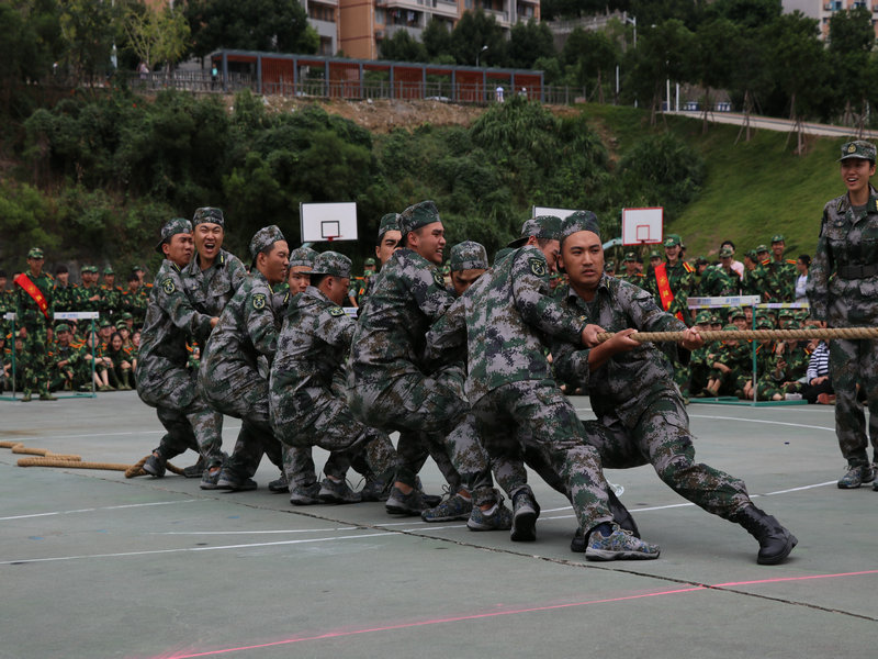 拔河比赛教官赛_副本.JPG