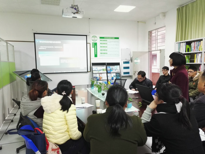 计算机工程系举行2016-2017学年科研与大创中期汇报会1.jpg