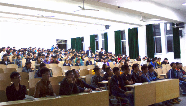 动员大会全体12级14级同学.jpg