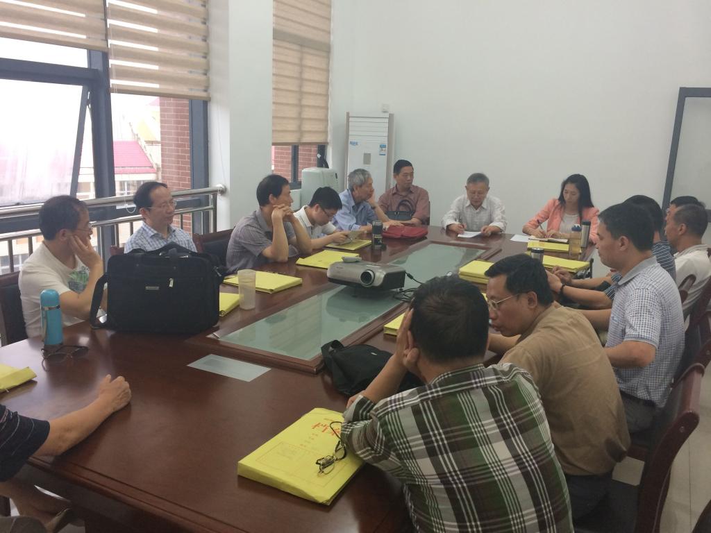 系主任郑忠钦老师主持答辩工作会议1.jpg