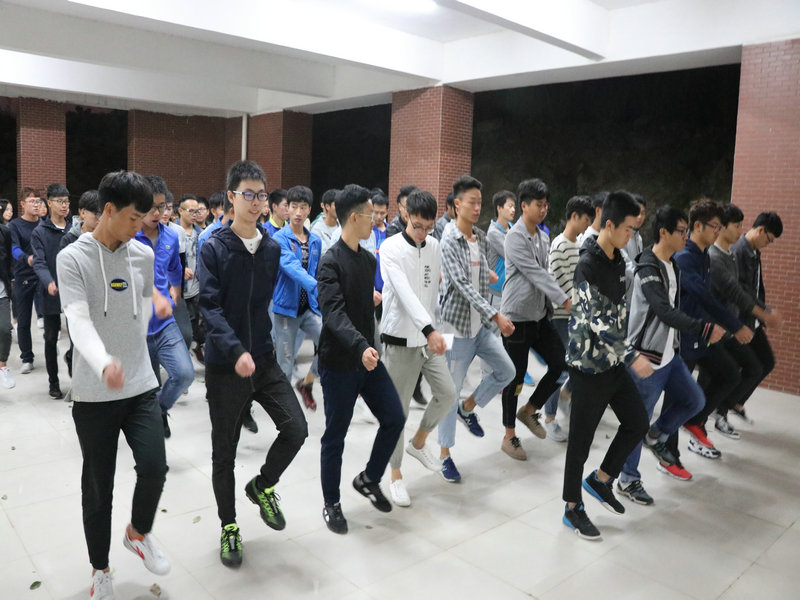 信息工程学院方阵_副本.JPG