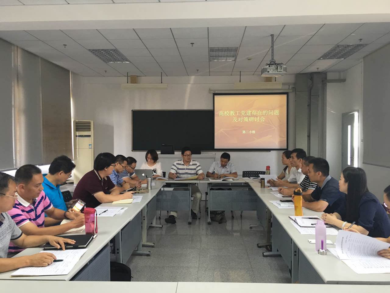 专题讨论会现场－4.jpg