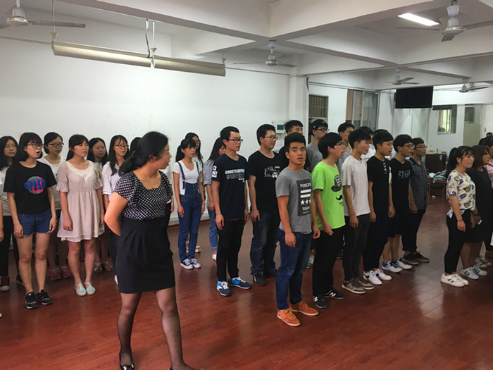 同学们认真排练中_副本.jpg