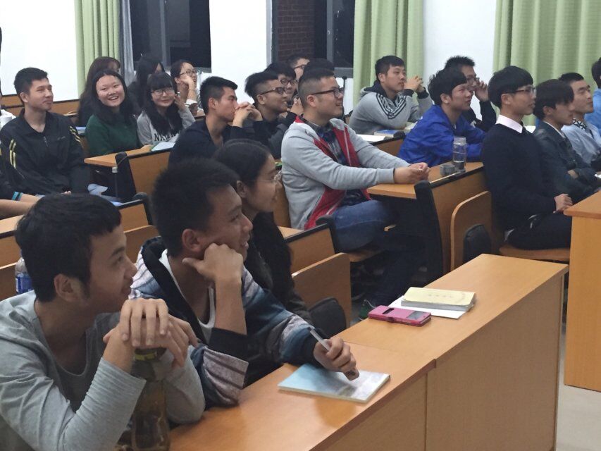 15试点全体同学齐心协力共建班级体2.jpg