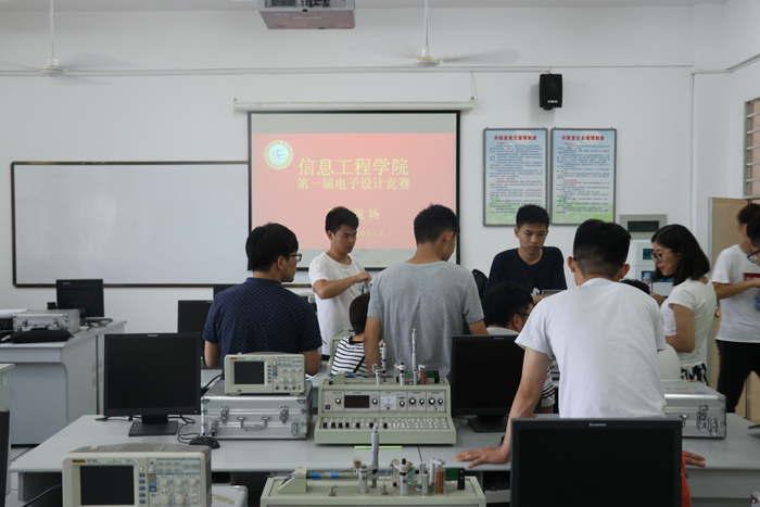 0519投稿照片-信息工程学举办院第一届科技节电子设计大赛4.jpg
